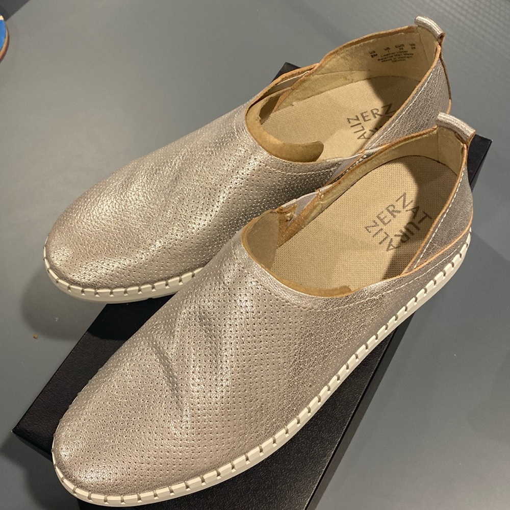 Naturalizer Silver Frost Casual Leather Slip-Ons, Woman’s Size 9, New In Box